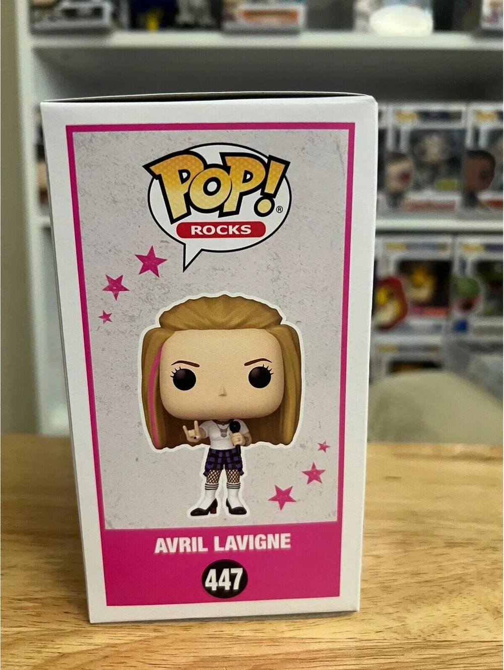 NEW IN HAND Avril Lavigne Girlfriend Funko Pop #447 Rocks Music Sk8er Skater